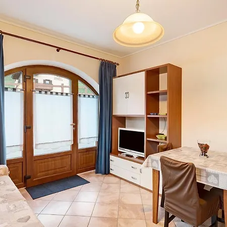 Greta Mauri Apartment